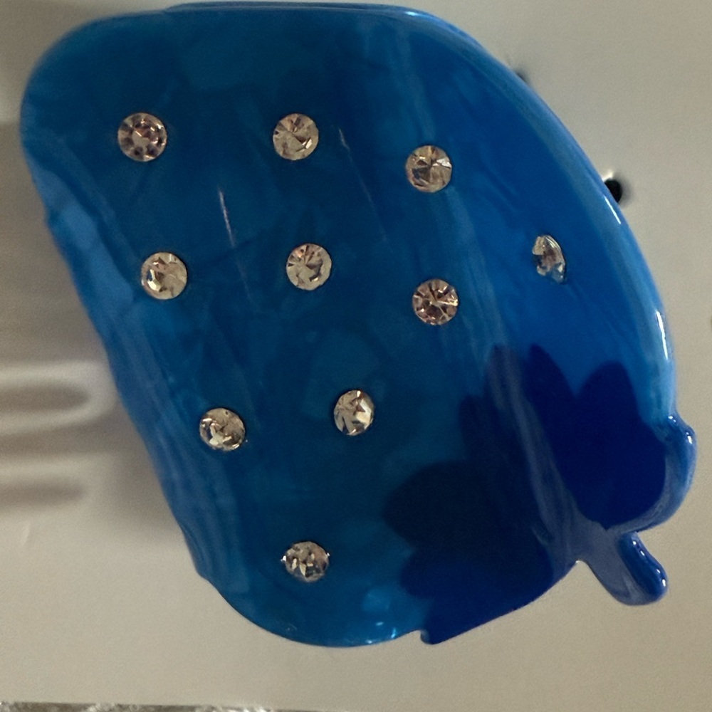 Kate Spade x Target Blue Strawberry Hair Claw Clip with Rhinestones – NWT - Picture 6 of 8